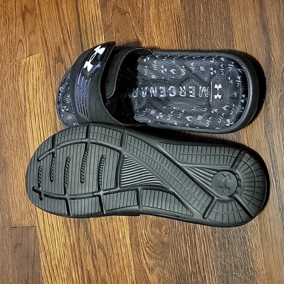 Under Armour Slides - Picture 4 of 5